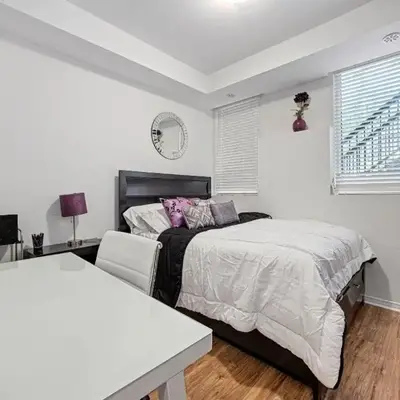 Beautiful Townhouse Near Yorkdale Mall