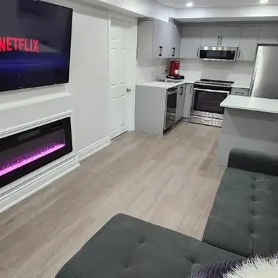 Cozy 2 Bedrooms & 2 Bathrooms Guest Suite with Electric Fireplace